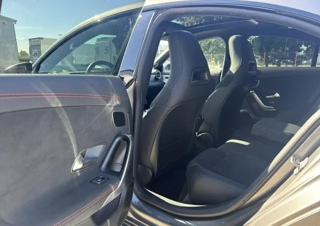 MERCEDES-BENZ CLA 250 4-Matic AMG Line 7G-DCT