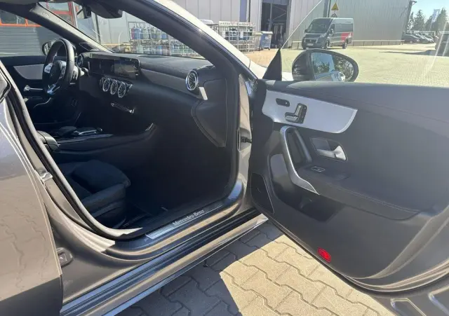 MERCEDES-BENZ CLA 250 4-Matic AMG Line 7G-DCT