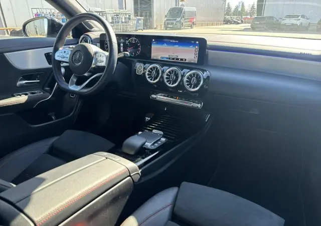MERCEDES-BENZ CLA 250 4-Matic AMG Line 7G-DCT