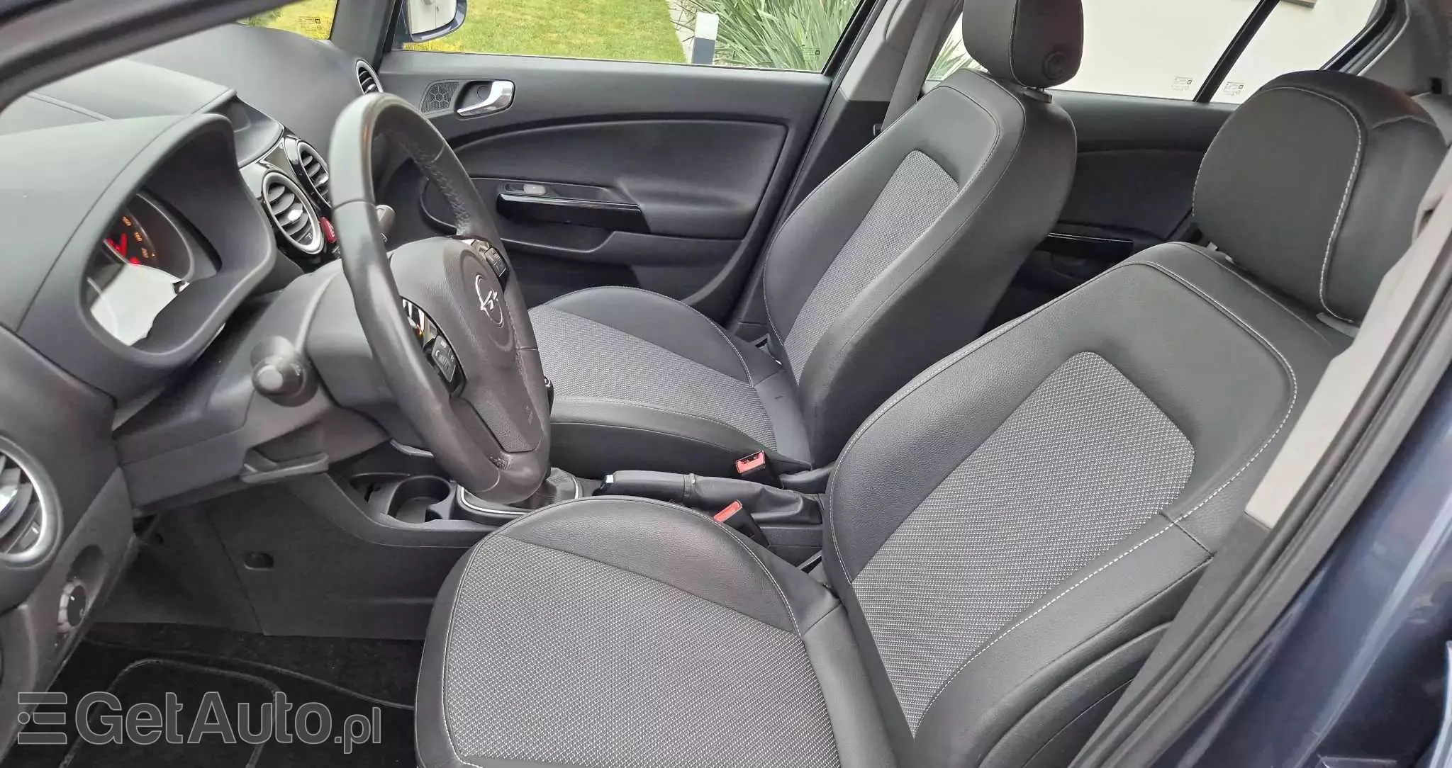 OPEL Corsa 1.4 16V Cosmo