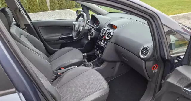 OPEL Corsa 1.4 16V Cosmo