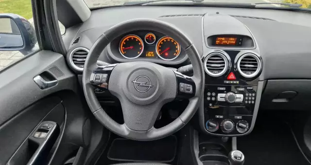 OPEL Corsa 1.4 16V Cosmo