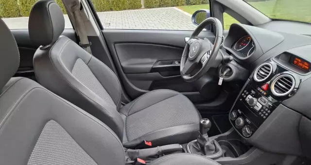 OPEL Corsa 1.4 16V Cosmo