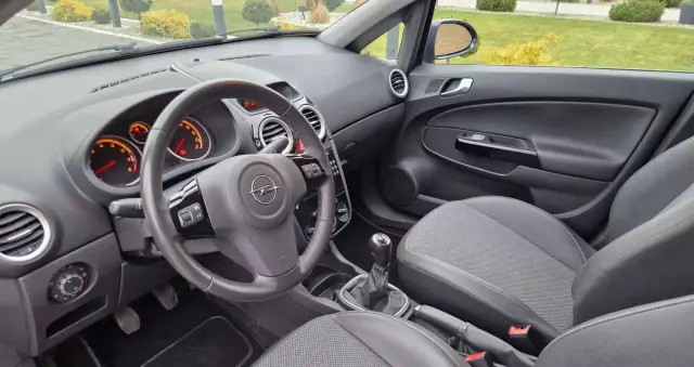 OPEL Corsa 1.4 16V Cosmo