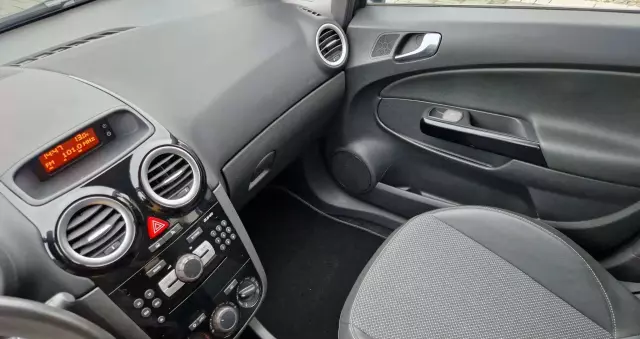 OPEL Corsa 1.4 16V Cosmo