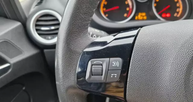 OPEL Corsa 1.4 16V Cosmo