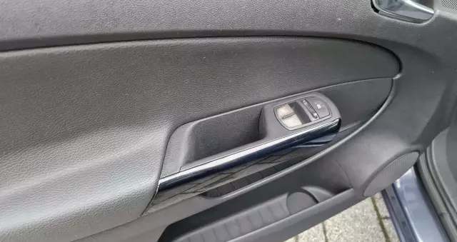 OPEL Corsa 1.4 16V Cosmo