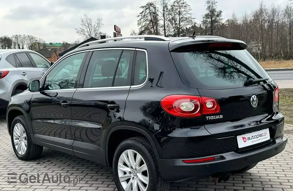 VOLKSWAGEN Tiguan 