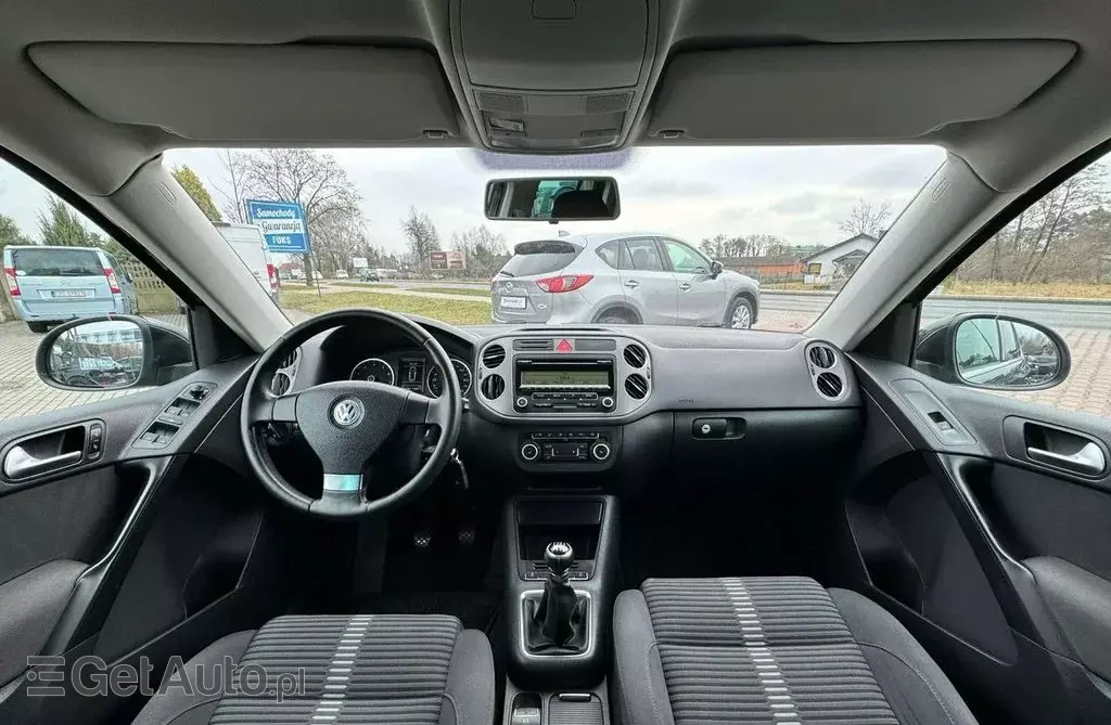 VOLKSWAGEN Tiguan 