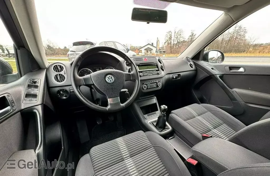 VOLKSWAGEN Tiguan 