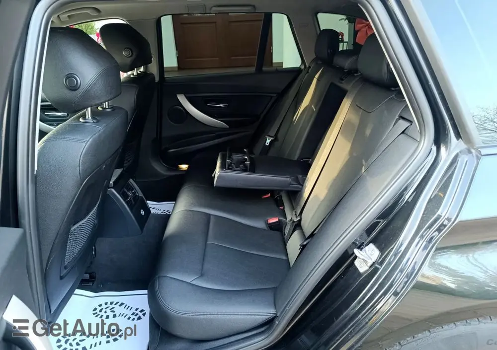 BMW Seria 3 318d DPF Edition Lifestyle