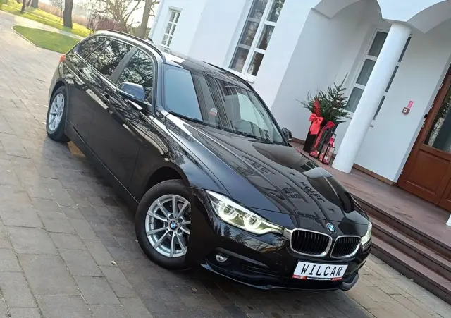 BMW Seria 3 318d DPF Edition Lifestyle