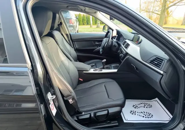 BMW Seria 3 318d DPF Edition Lifestyle