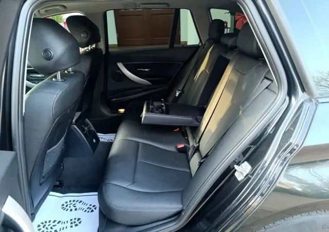 BMW Seria 3 318d DPF Edition Lifestyle