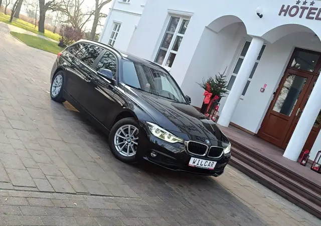 BMW Seria 3 318d DPF Edition Lifestyle