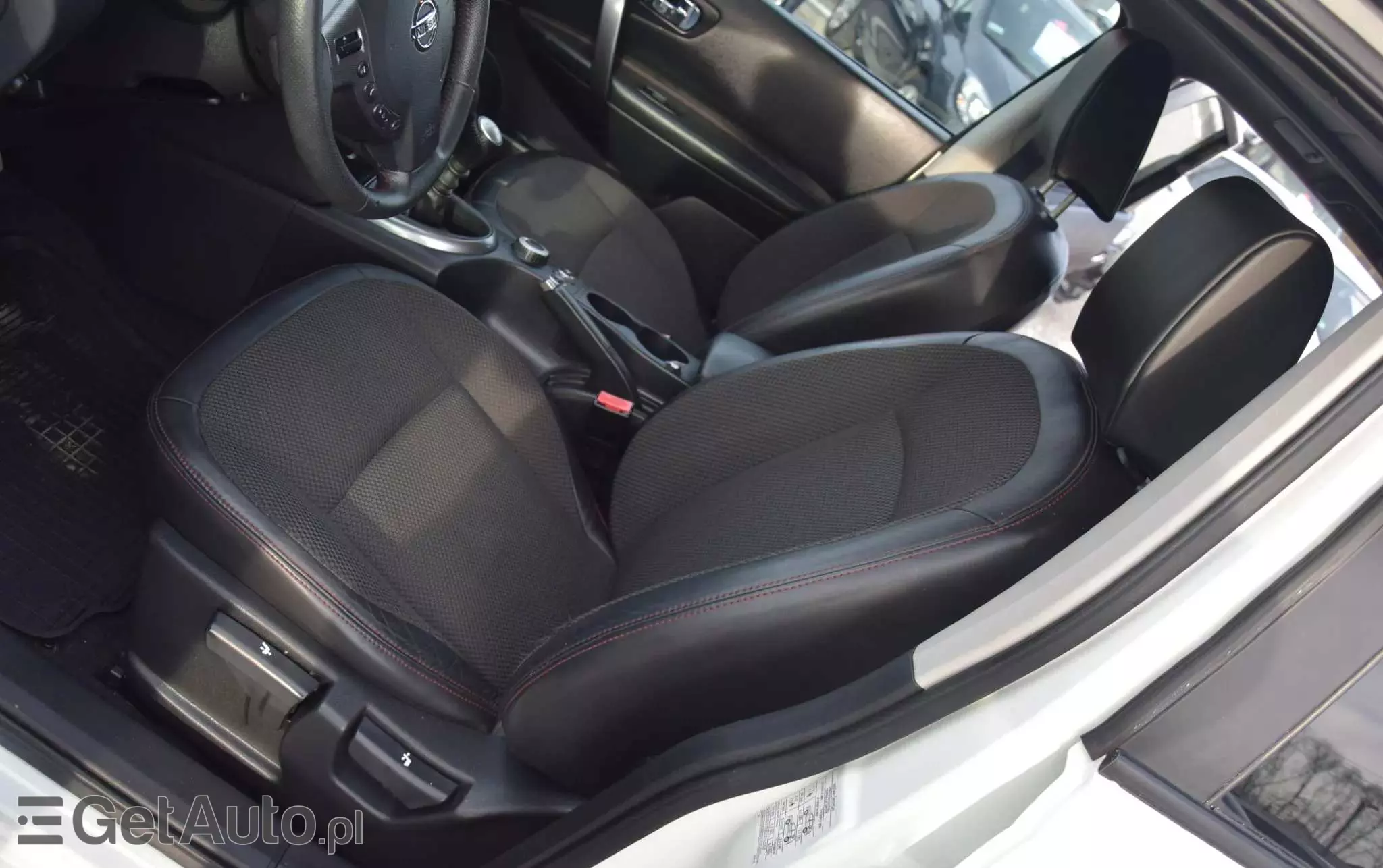 NISSAN Qashqai 2.0 dCi 4 x 4 DPF lounge