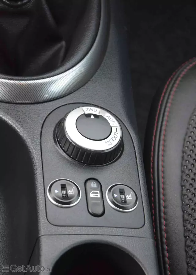 NISSAN Qashqai 2.0 dCi 4 x 4 DPF lounge