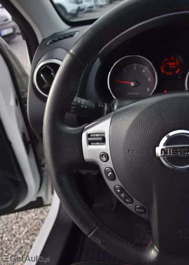 NISSAN Qashqai 2.0 dCi 4 x 4 DPF lounge