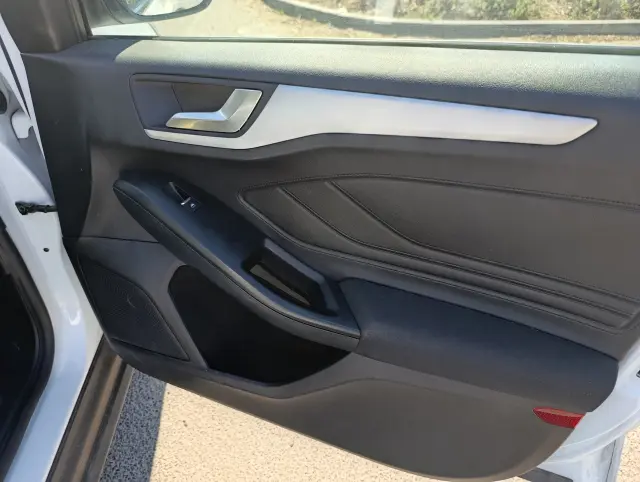 FORD Focus Active Business