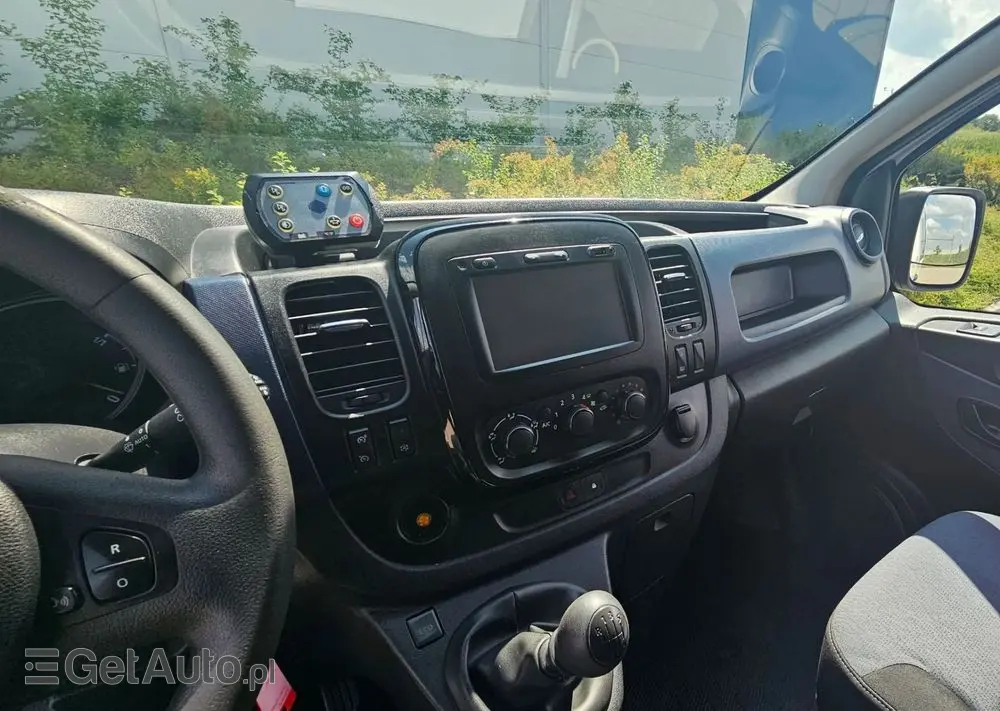 RENAULT Trafic 