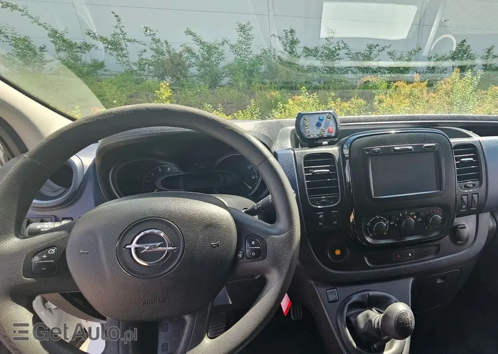 RENAULT Trafic 