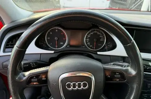 AUDI A4 