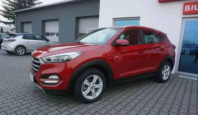 HYUNDAI Tucson 