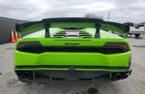 LAMBORGHINI Huracan 