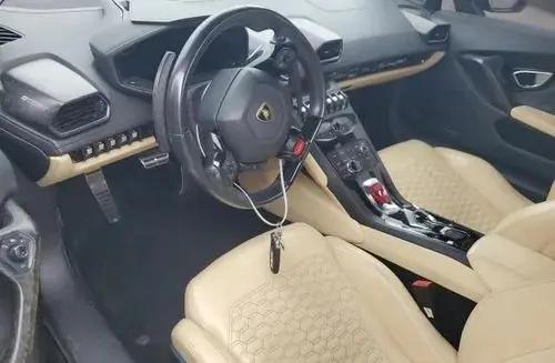 LAMBORGHINI Huracan 