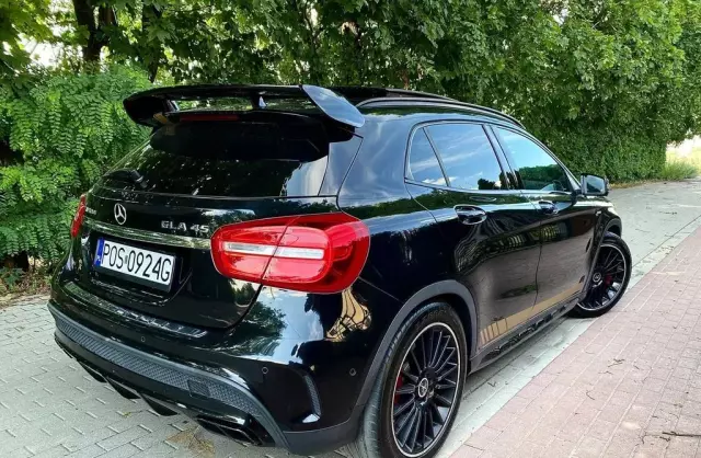 MERCEDES-BENZ GLA 
