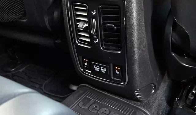 JEEP Grand Cherokee 3.0 CRD Overland Summit Platinum