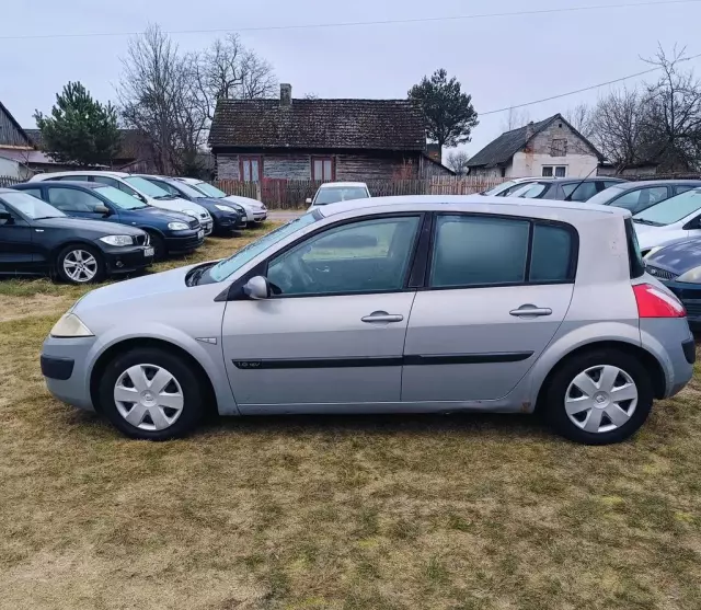 RENAULT Megane 1.6 16V (112 KM)