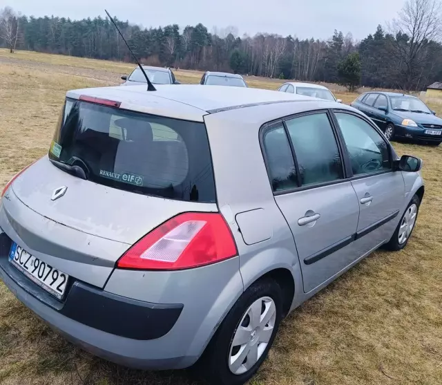 RENAULT Megane 1.6 16V (112 KM)