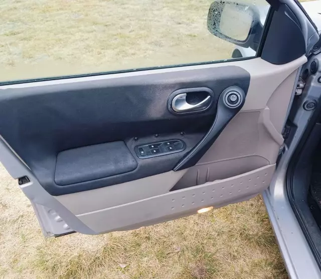 RENAULT Megane 1.6 16V (112 KM)