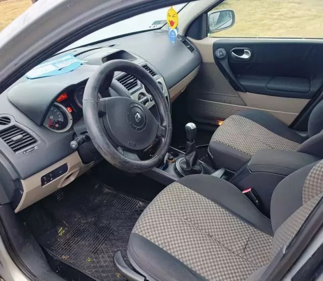 RENAULT Megane 1.6 16V (112 KM)