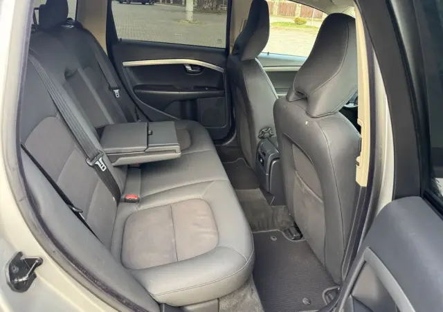 VOLVO XC 70 D5 AWD Momentum