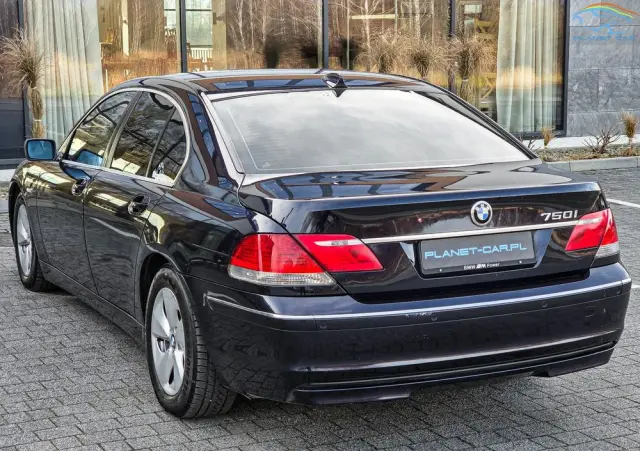 BMW Seria 7 750i