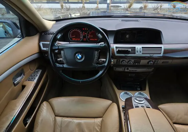 BMW Seria 7 750i