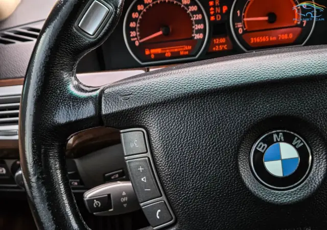 BMW Seria 7 750i