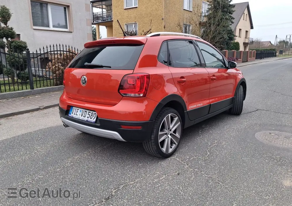 VOLKSWAGEN Polo Cross 