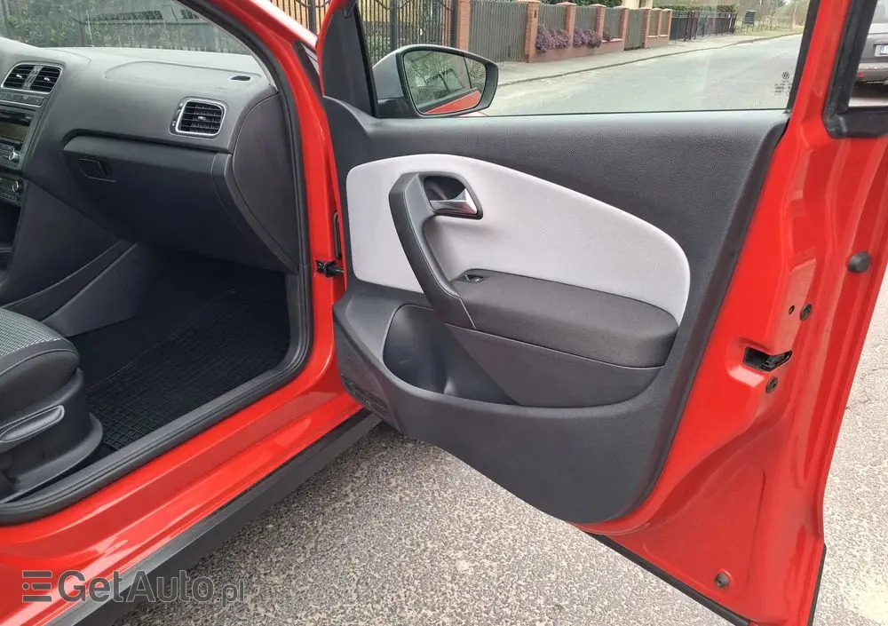 VOLKSWAGEN Polo Cross 