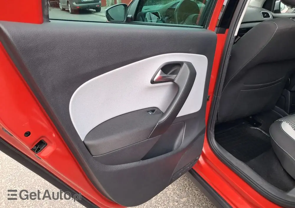 VOLKSWAGEN Polo Cross 