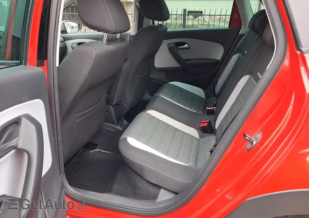 VOLKSWAGEN Polo Cross 