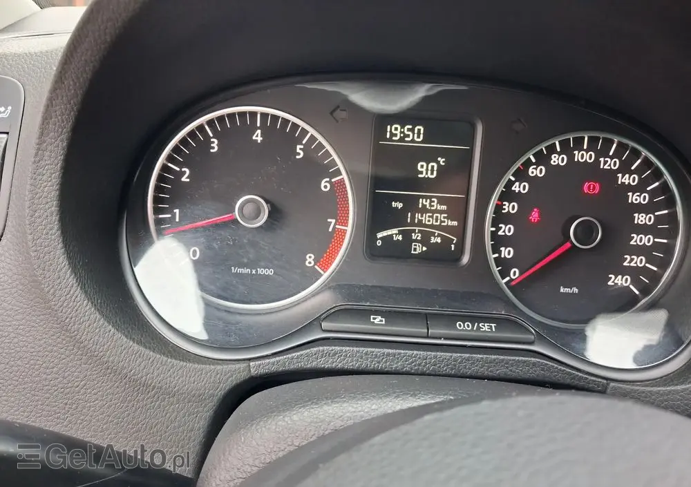 VOLKSWAGEN Polo Cross 