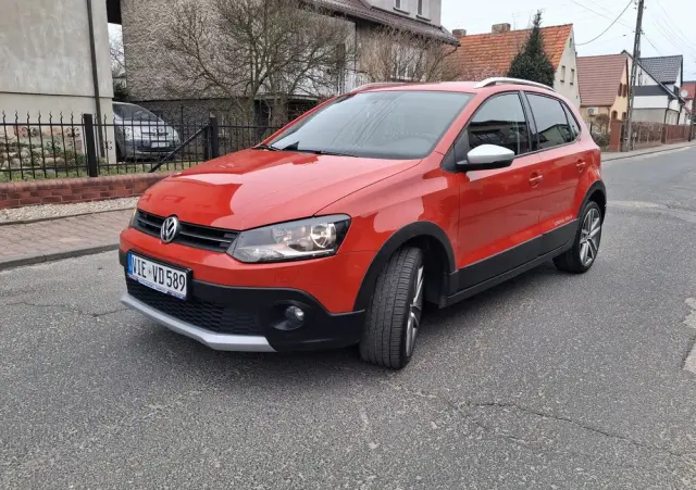 VOLKSWAGEN Polo Cross 
