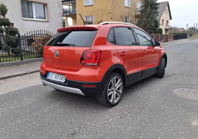VOLKSWAGEN Polo Cross 