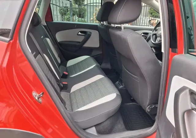 VOLKSWAGEN Polo Cross 