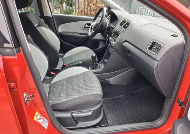 VOLKSWAGEN Polo Cross 