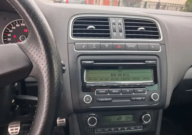 VOLKSWAGEN Polo Cross 