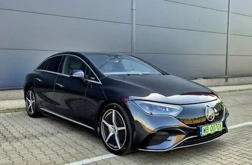 MERCEDES-BENZ EQE 